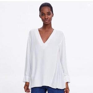 NWT Zara White V-Neck White Blouse - XS/S